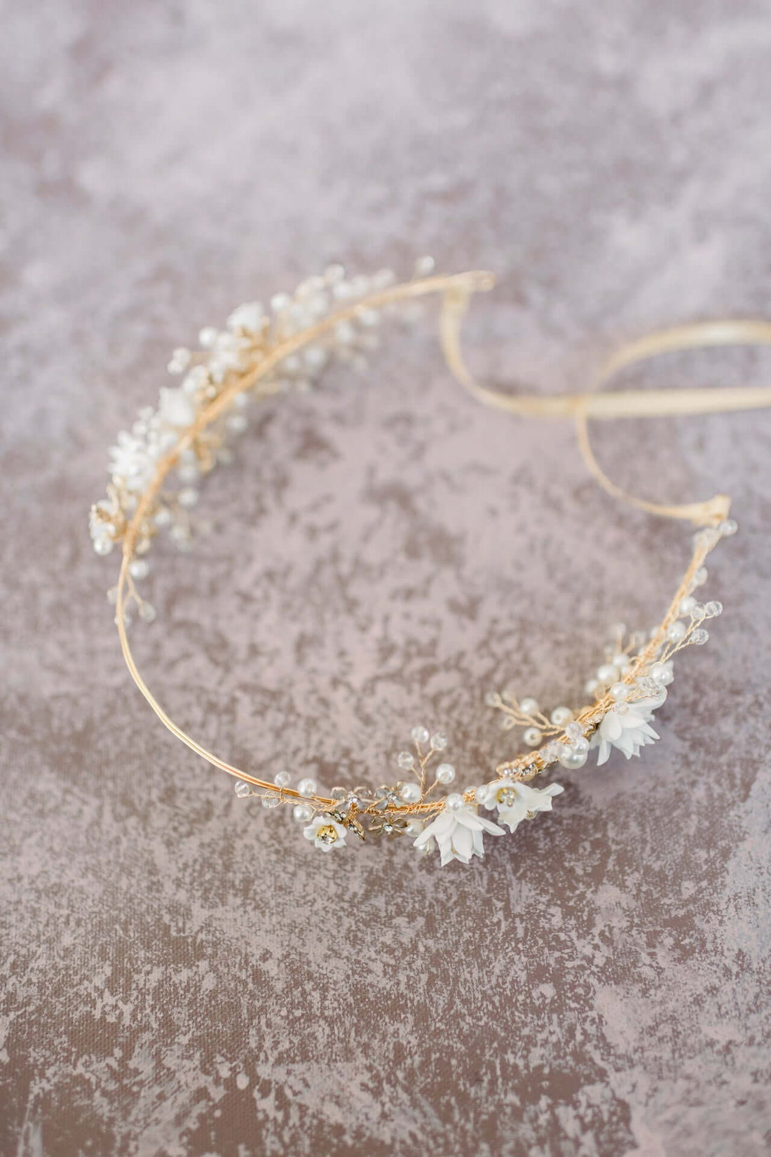 Can you wear a headpiece as a wedding guest?