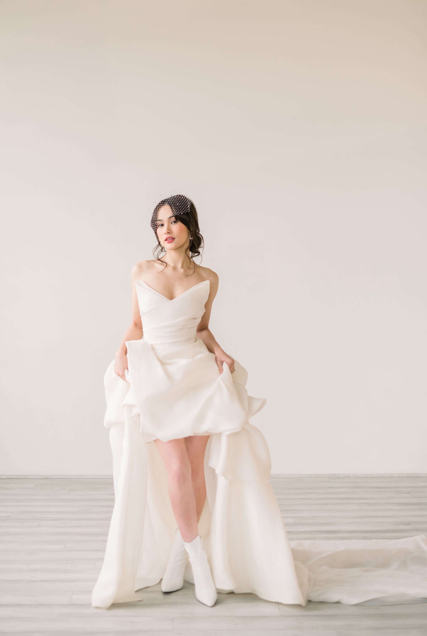 Mini bridal birdcage veils Tessa Kim