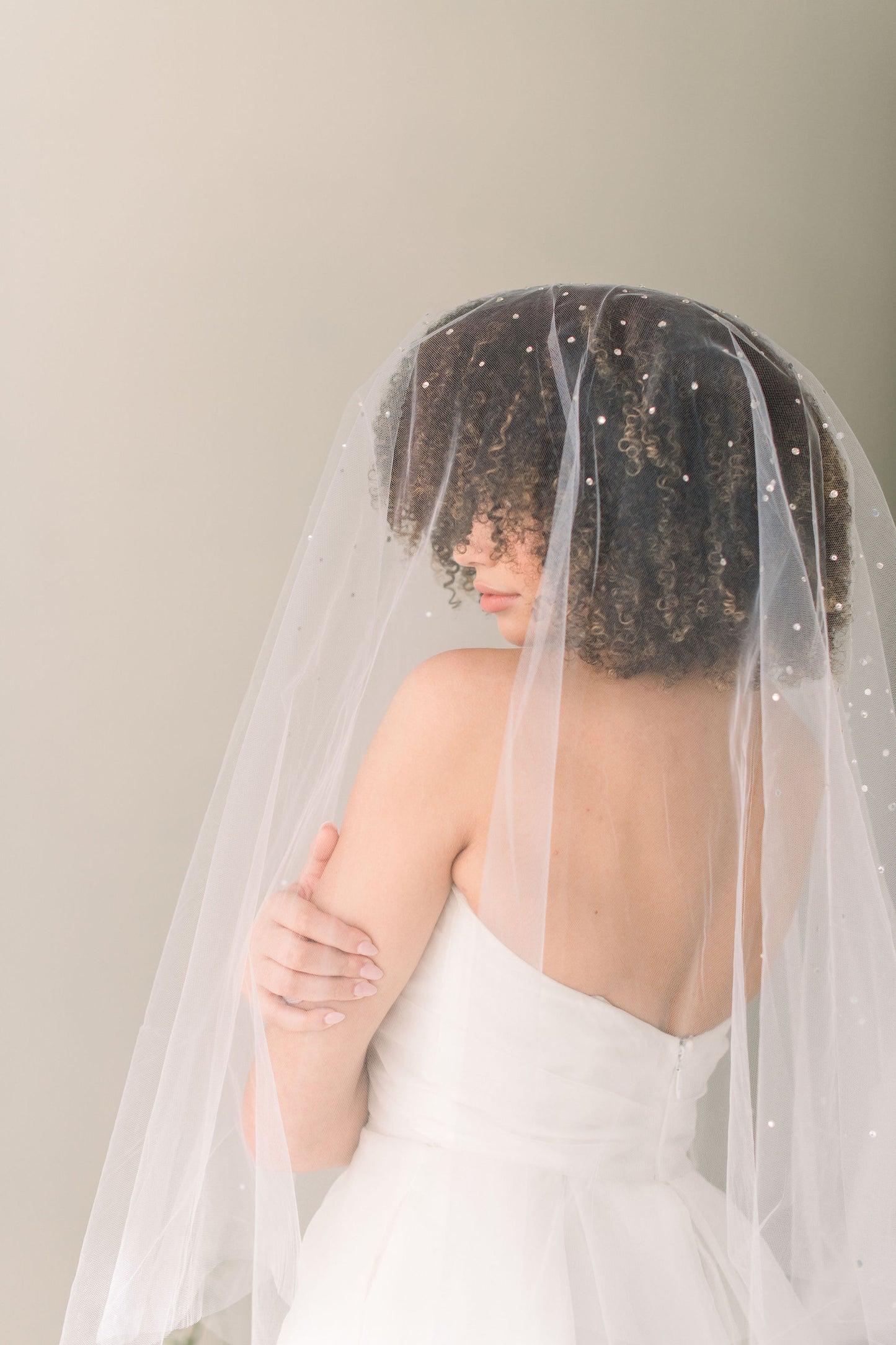 veil with crystals