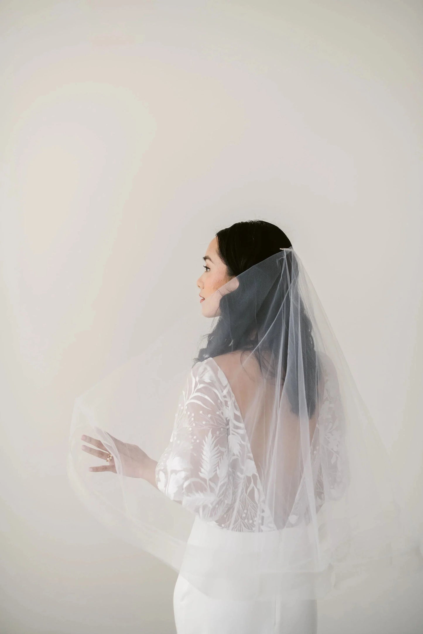 Horsehair trim drop circle veil Tessa Kim