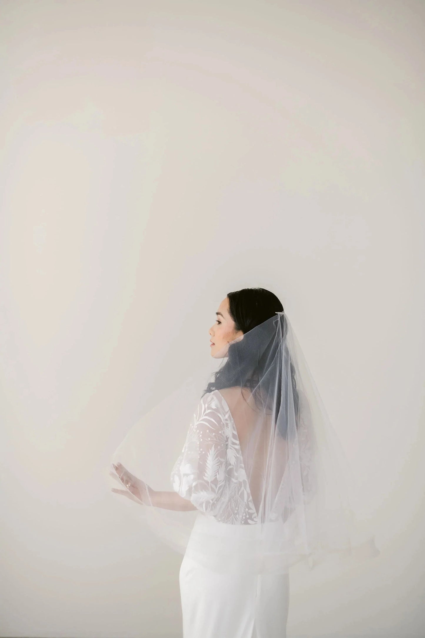 Horsehair trim drop circle veil Tessa Kim