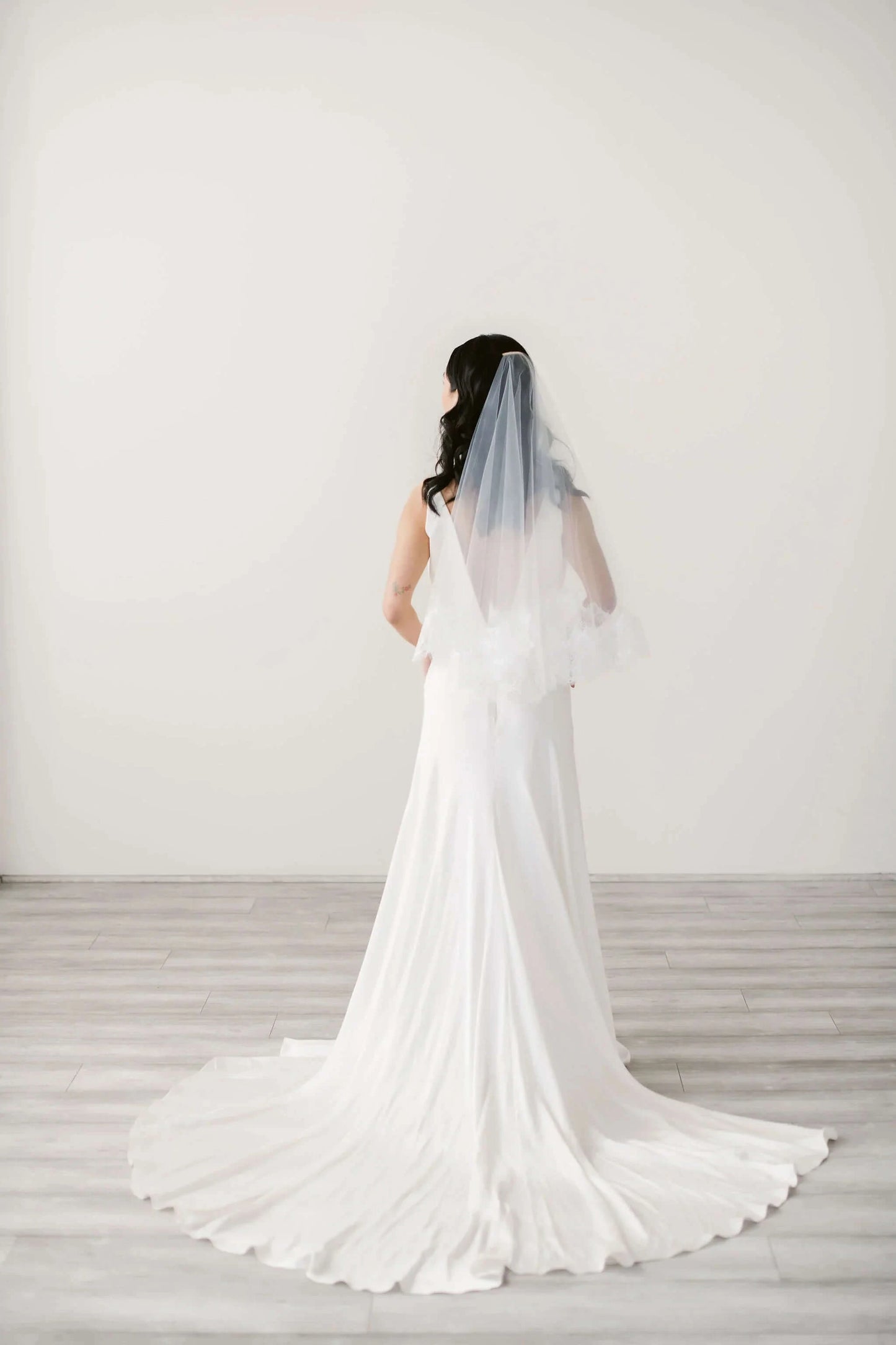 Lace circle drop bridal veil Tessa Kim