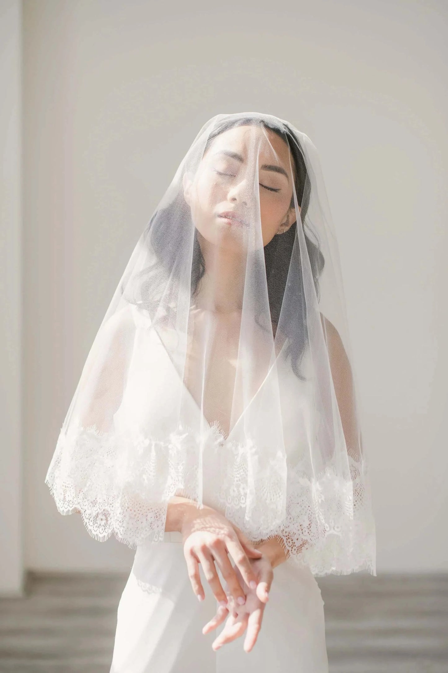 Lace circle drop bridal veil Tessa Kim