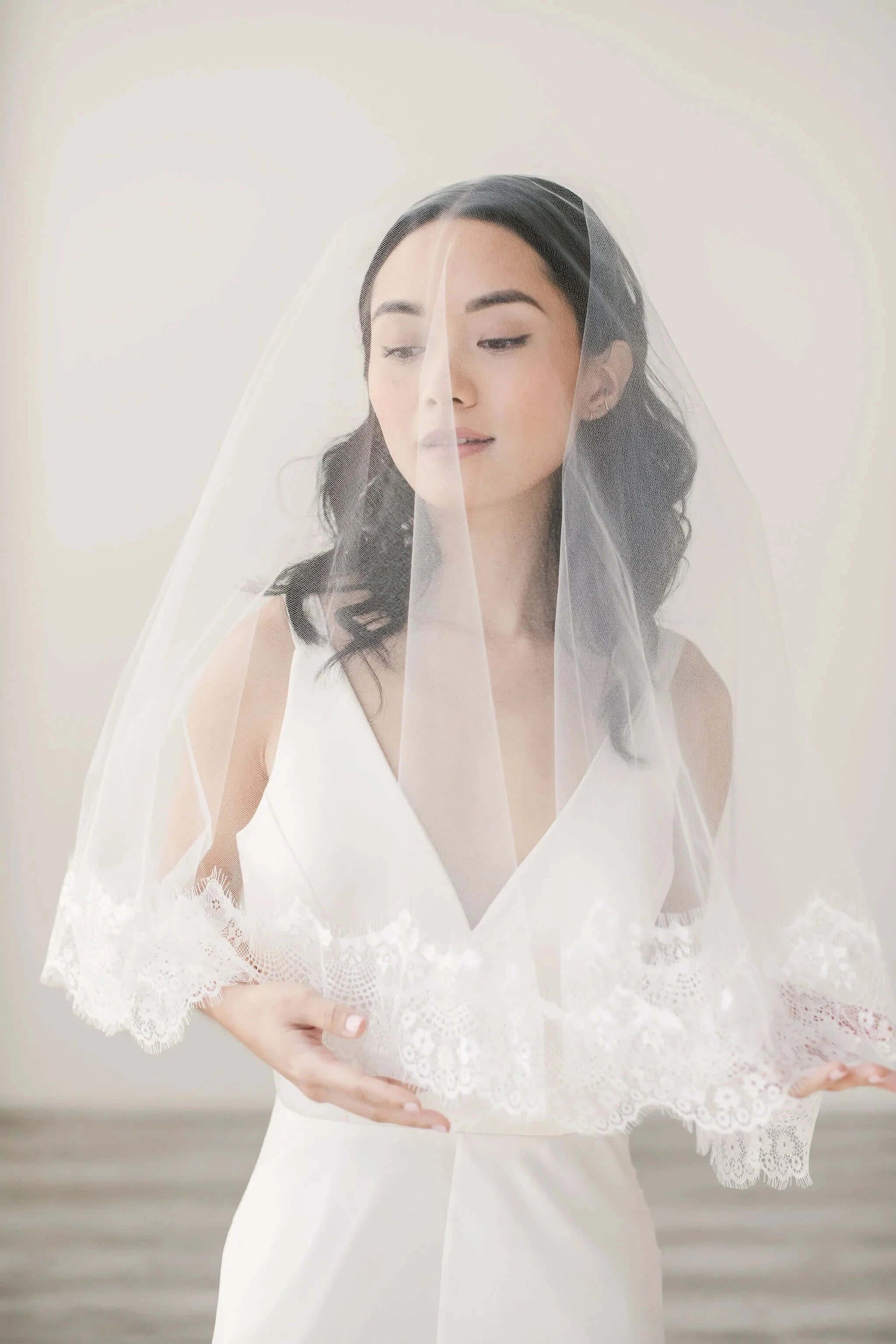 Lace circle drop bridal veil Tessa Kim