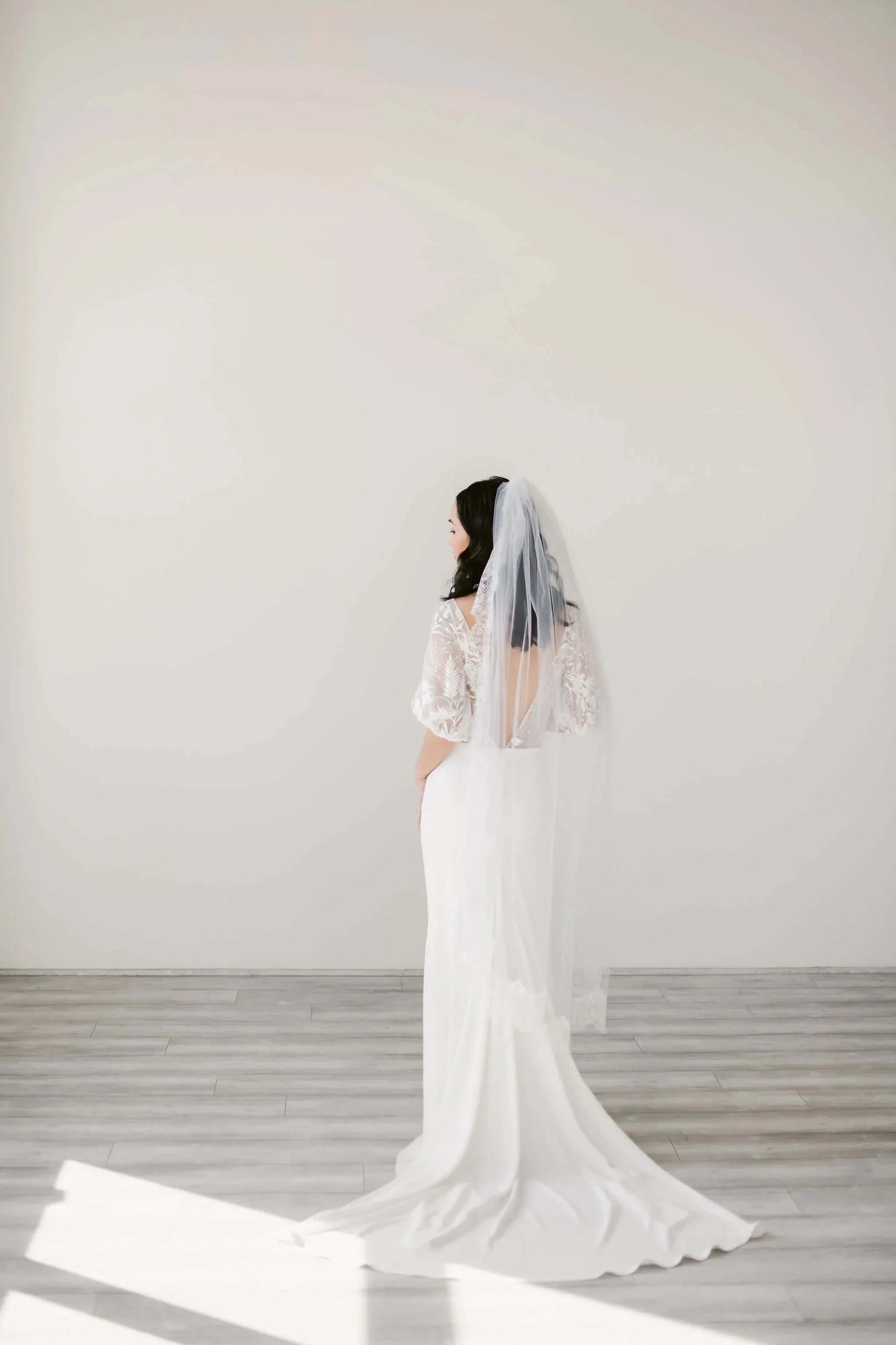 Lace edge bridal veil Tessa Kim