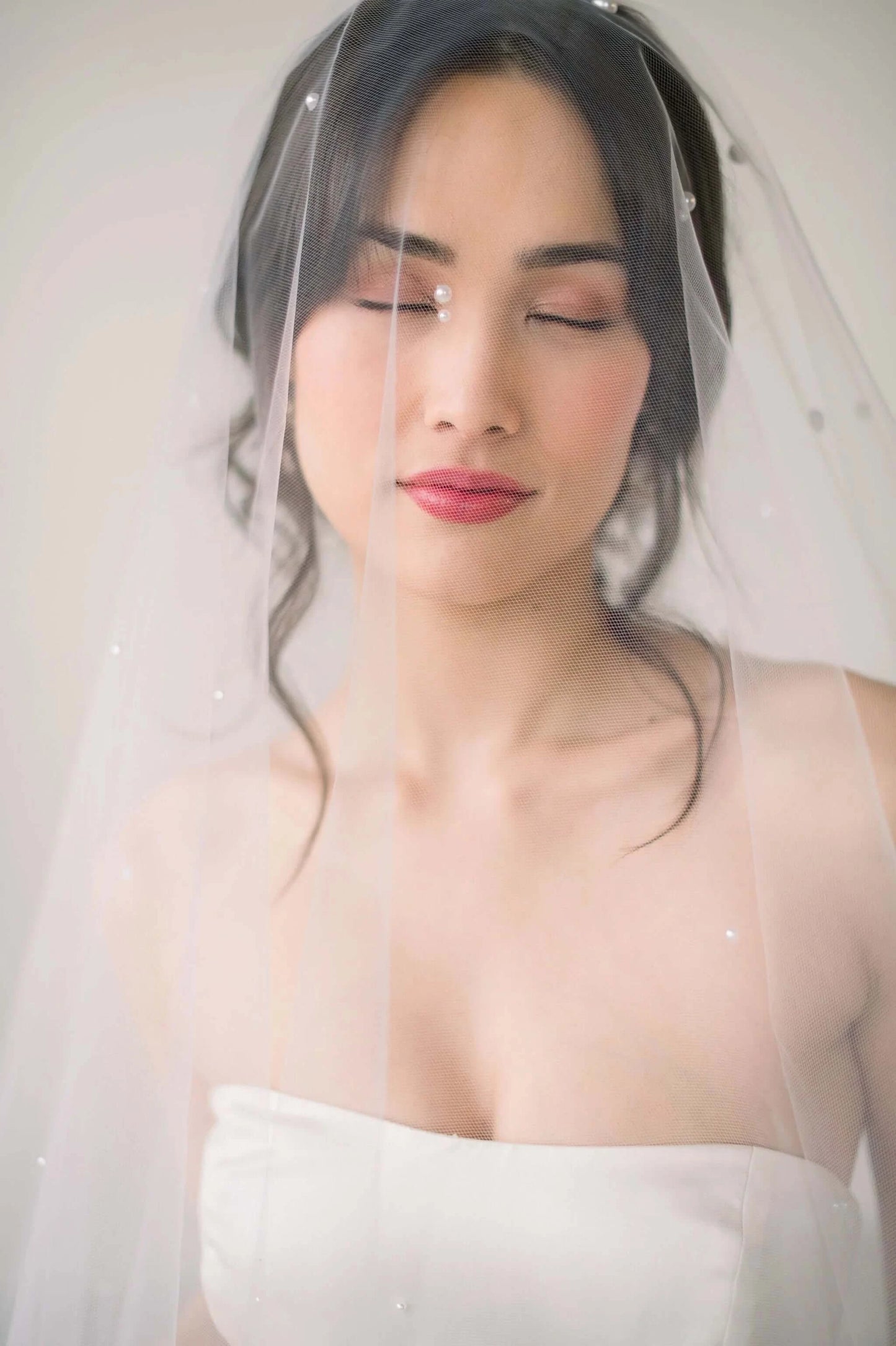 Pearl adorned drop veil Tessa Kim