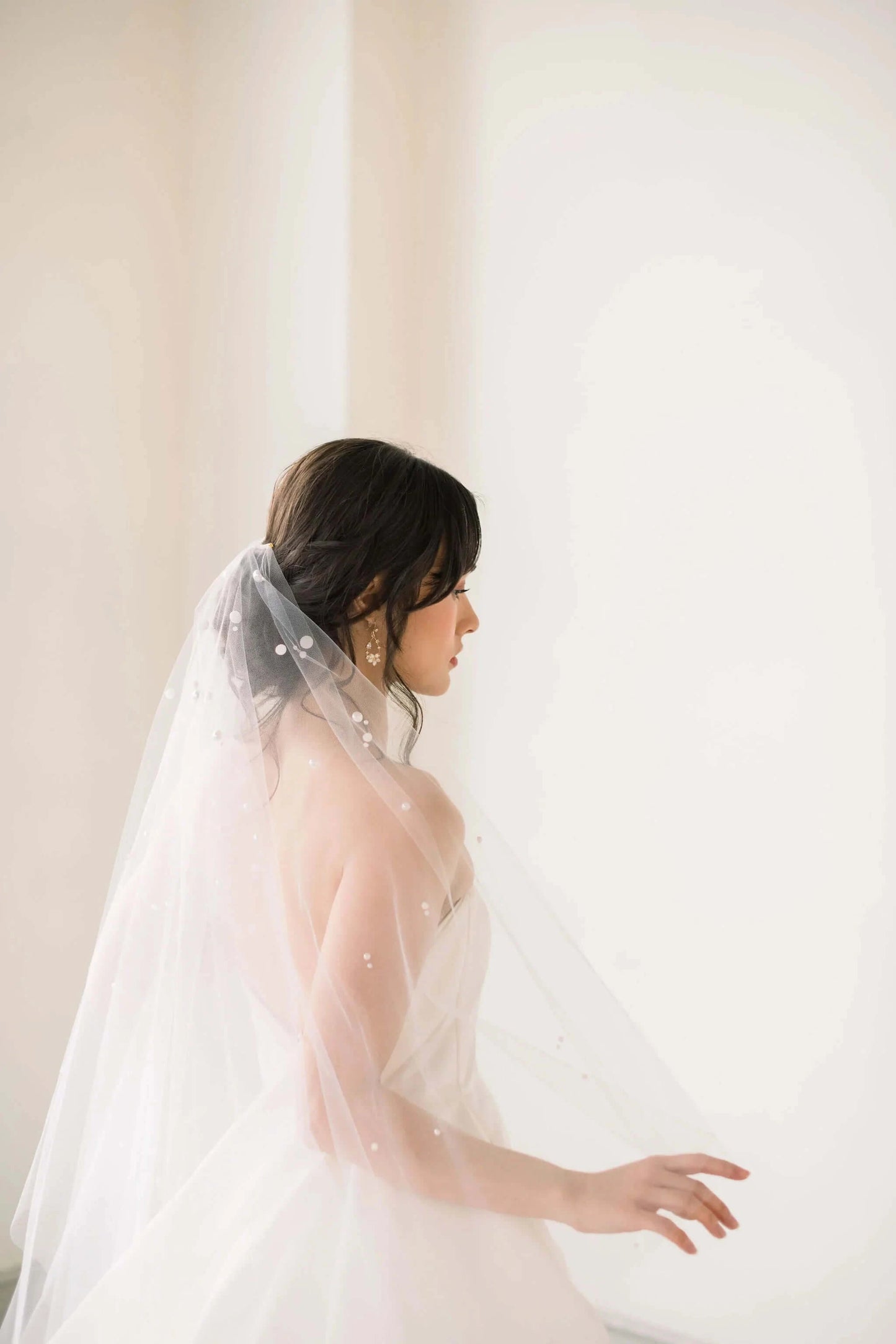 Pearl adorned drop veil Tessa Kim