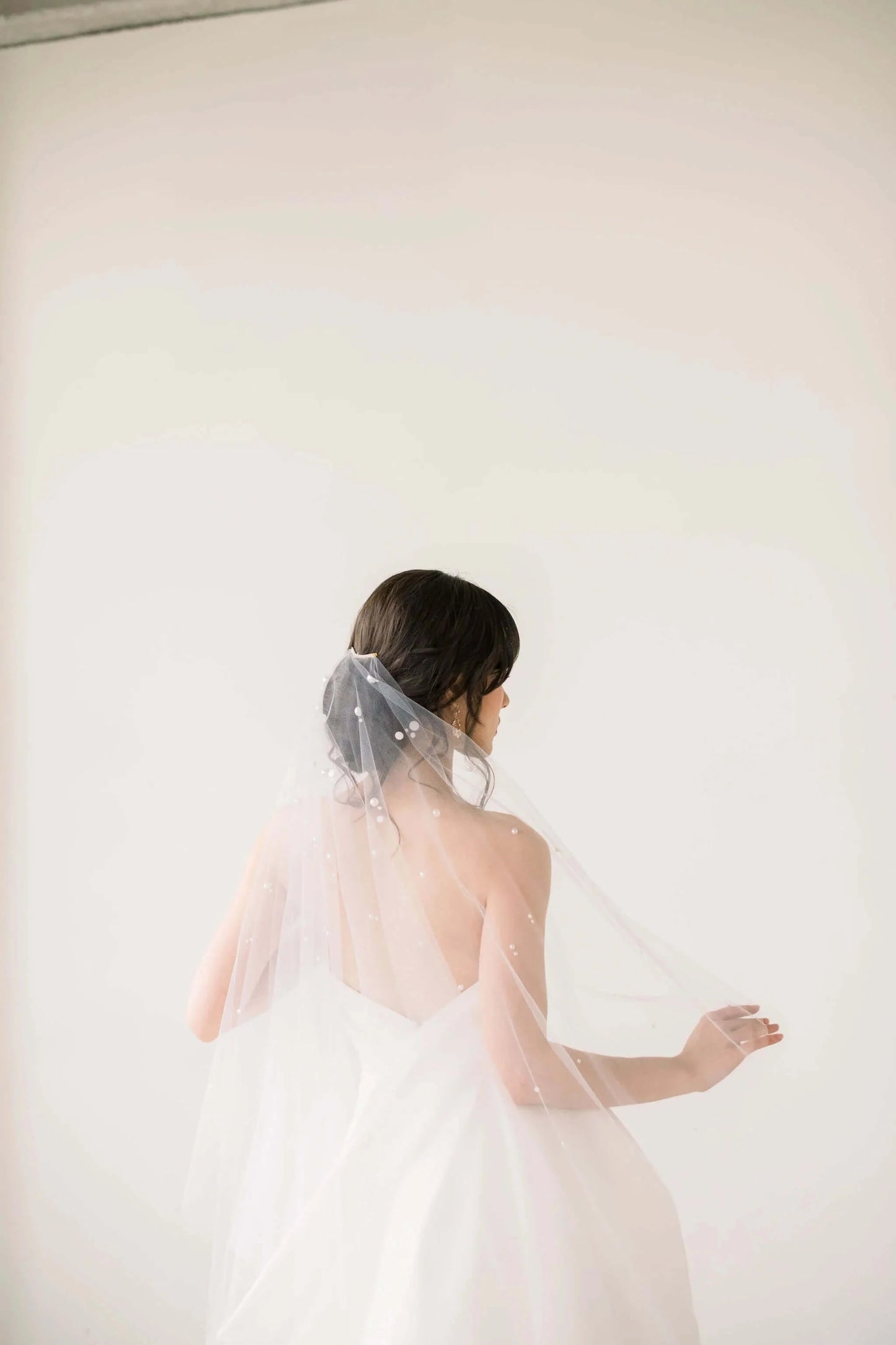 Pearl adorned drop veil Tessa Kim