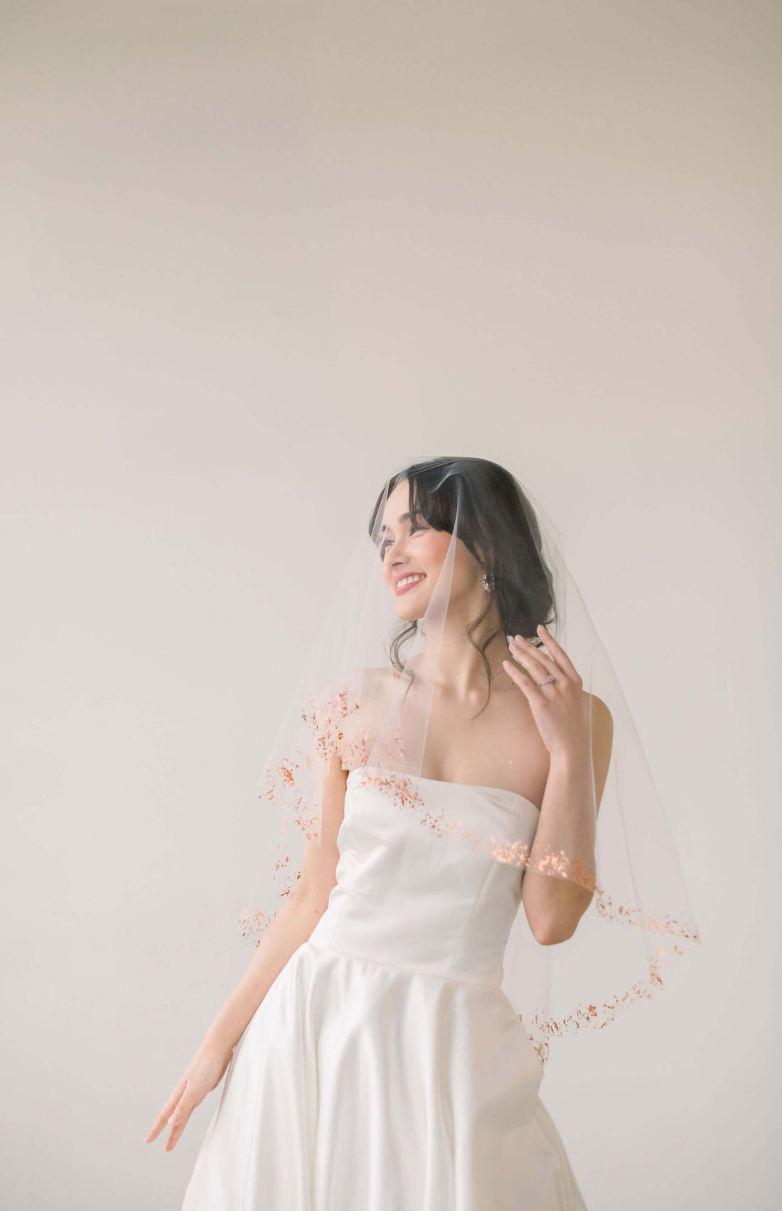 How do you attach a no-comb wedding veil? Tessa Kim
