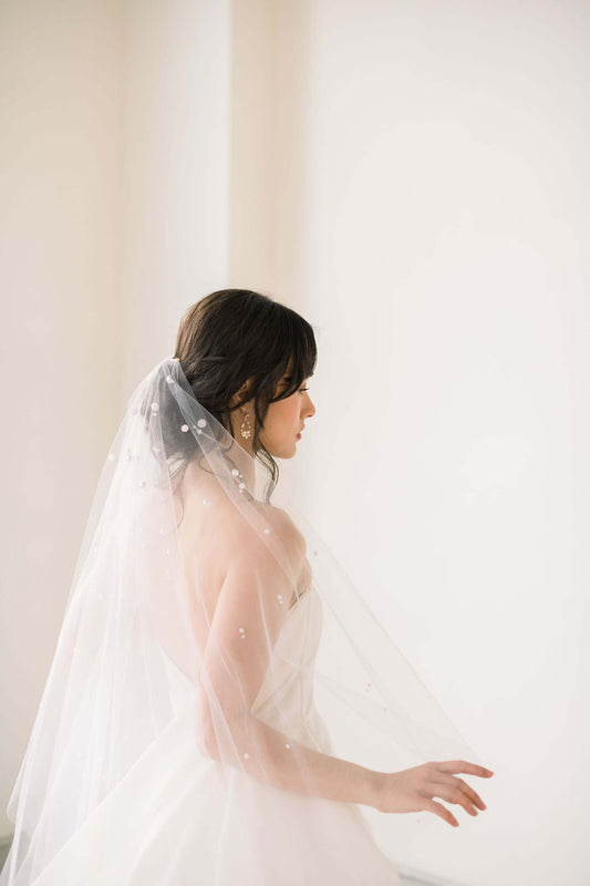 wedding veil with pearls