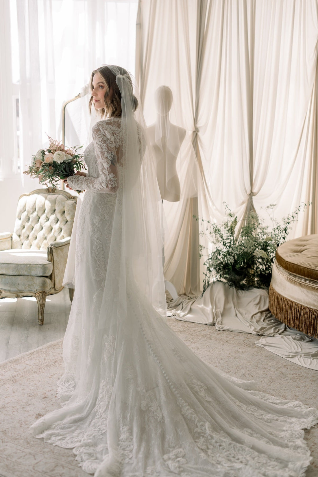 Wedding Veil Width Guide: How to Choose the Right Veil Fullness