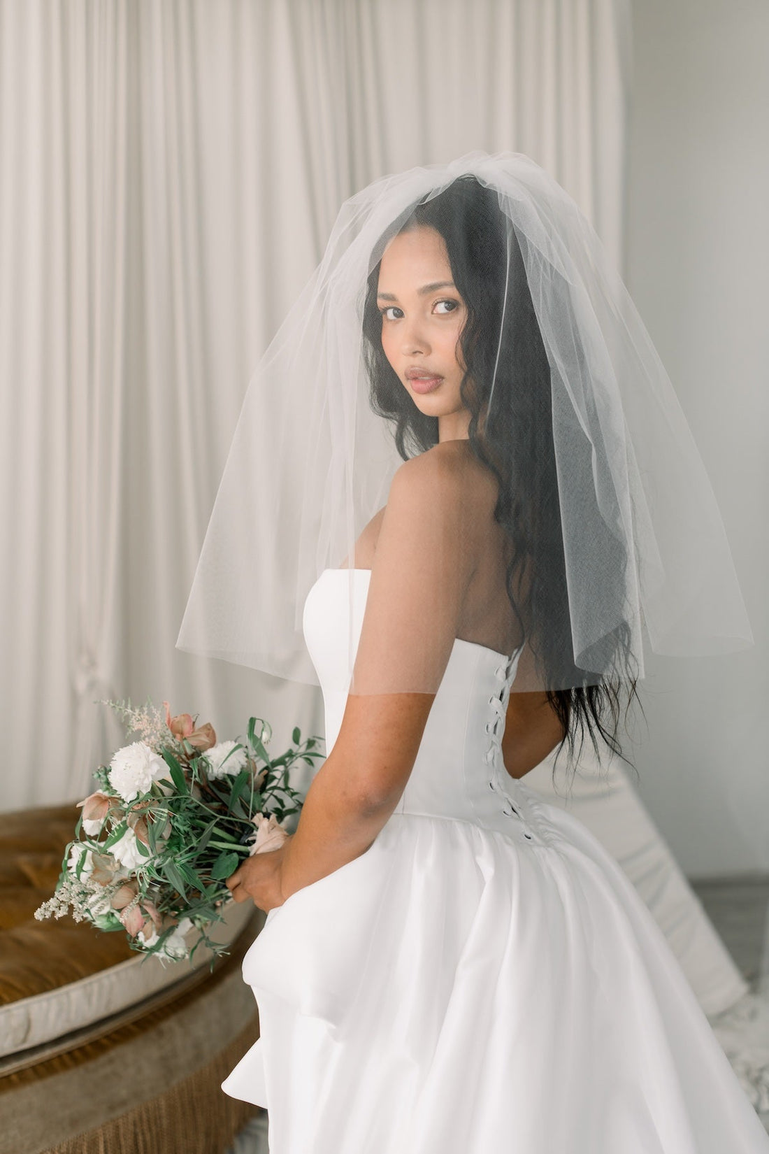 How to Wear a Wedding Veil