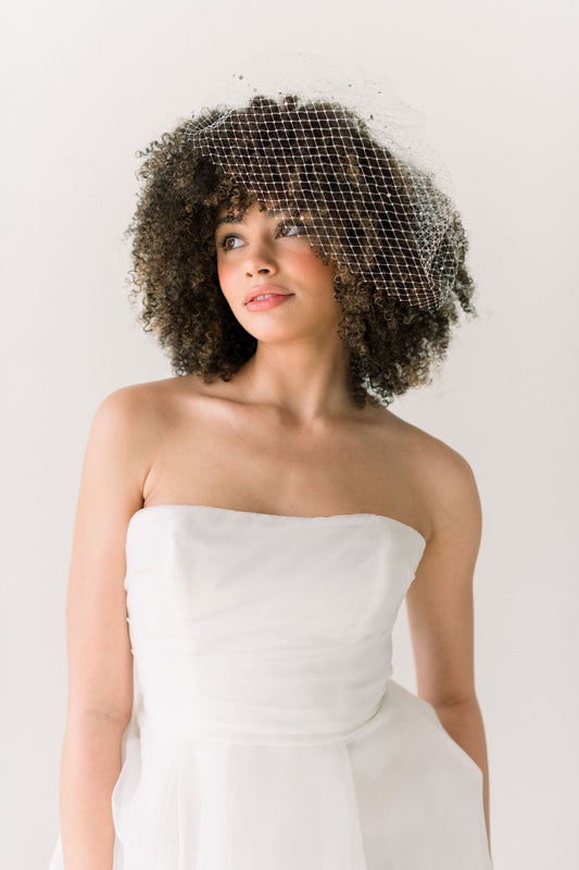 Birdcage Veil vs. Traditional Veil: Which One is Right for You?