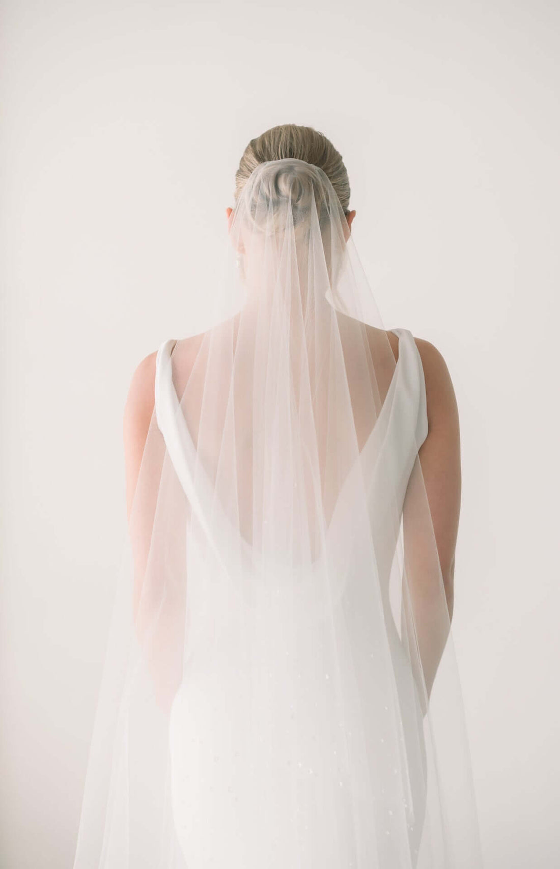 wedding veil with glasses