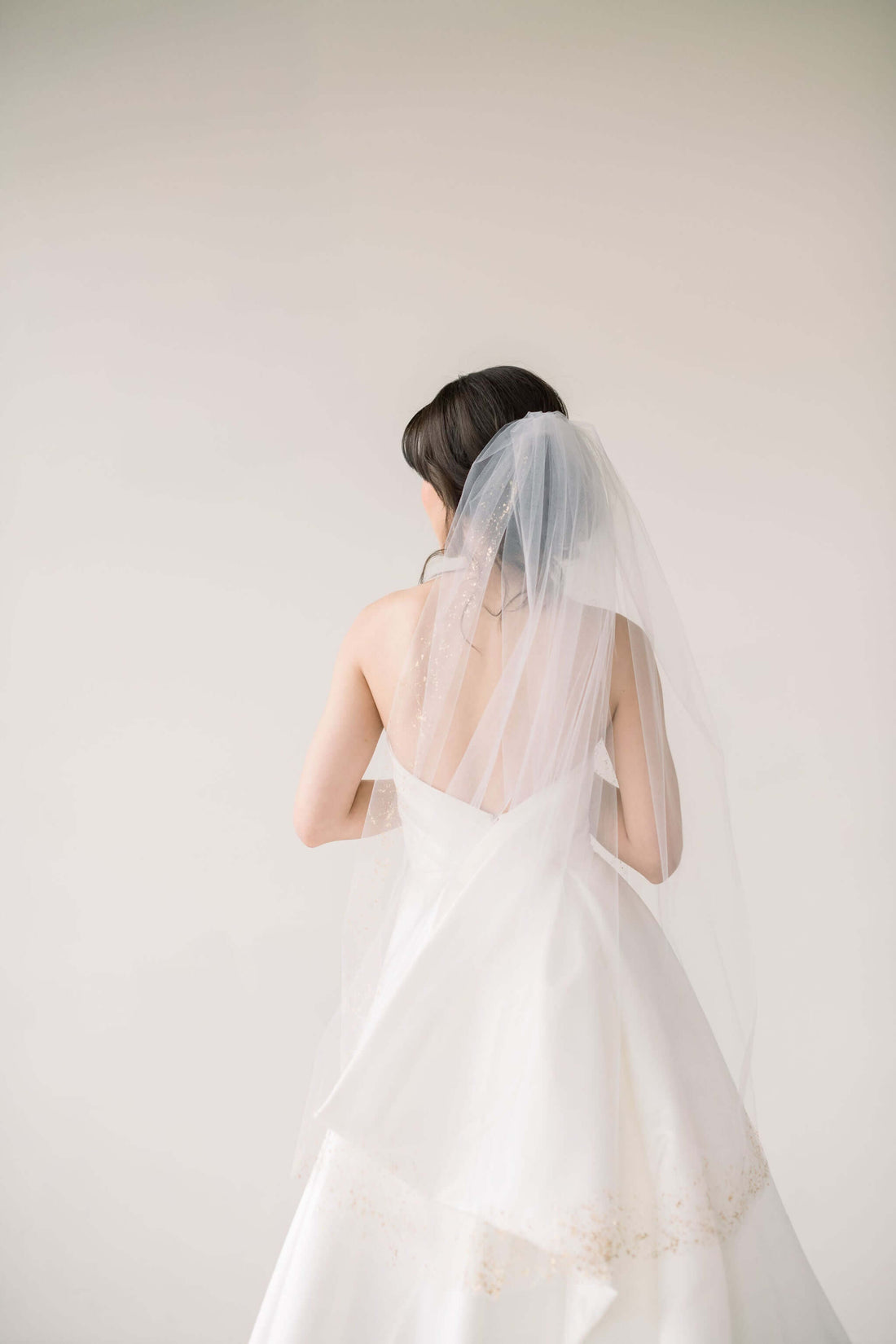 how to wear a wedding veil vail