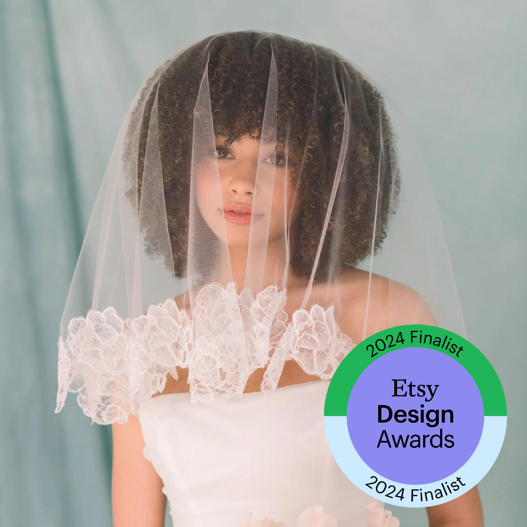 Mini drop bridal veil with floral lace trim