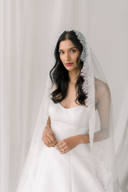 mantilla veil