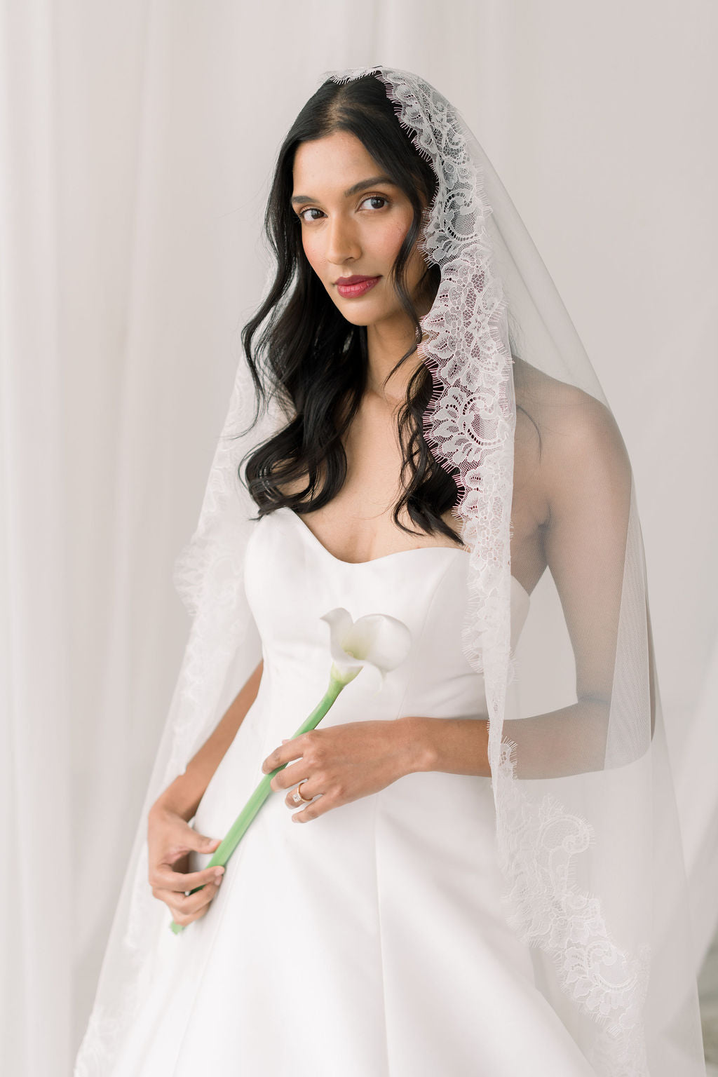 bridal mantilla veil