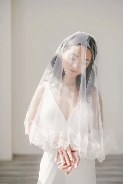 Lace circle drop bridal veil Tessa Kim